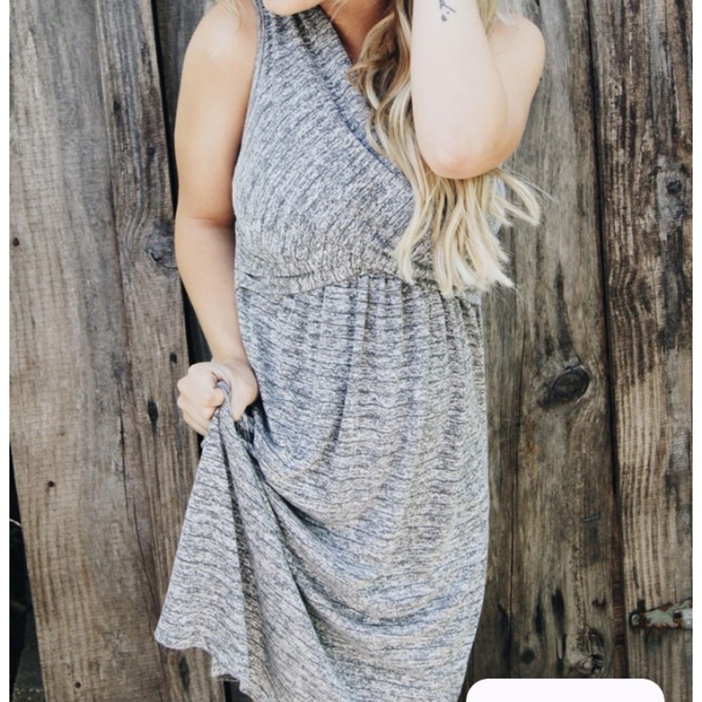 XS like new nursing/breastfeeding/maternity dress - Picture 3 of 11